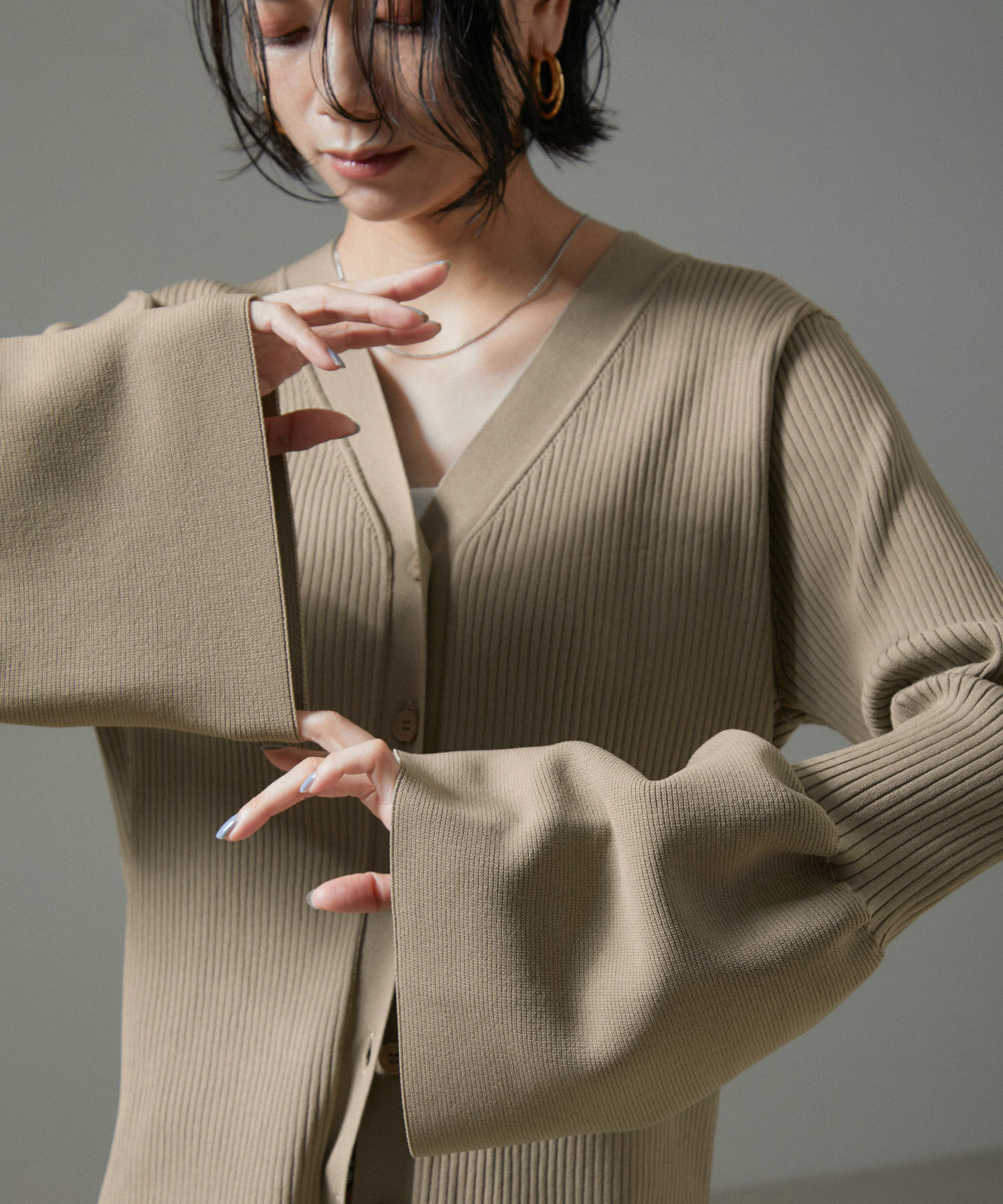 SALON adam et rope'「フレアースリーブリブVネックカーディガン【洗える】」|カーディガン|