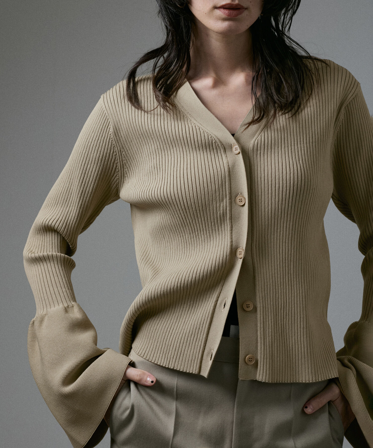 SALON adam et rope'「フレアースリーブリブVネックカーディガン【洗える】」|カーディガン|ベージュ(27)