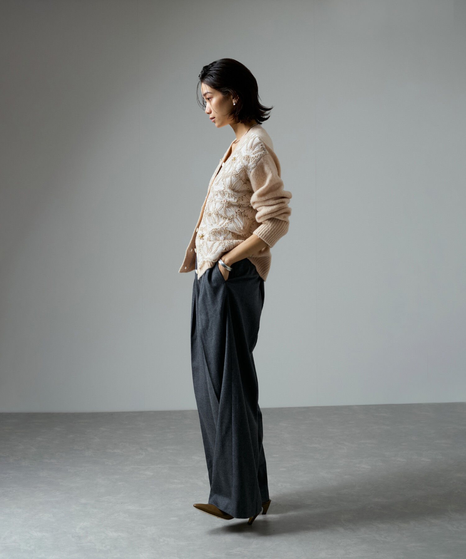 SALON adam et rope'「ヤクウールフラワーレースストラータカーディガン」|カーディガン|