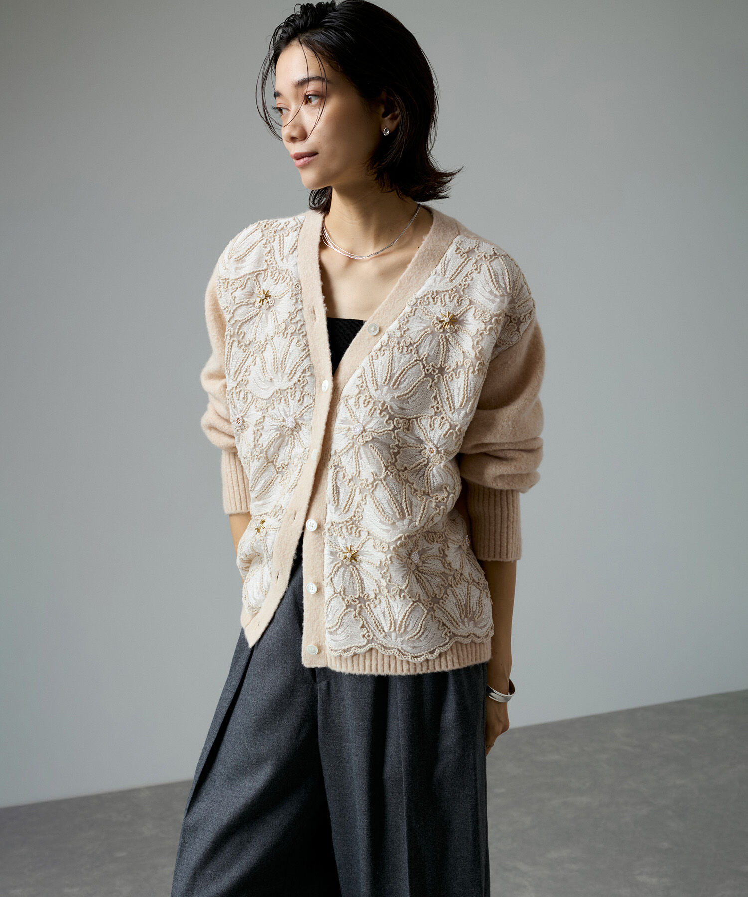 SALON adam et rope'「ヤクウールフラワーレースストラータカーディガン」|カーディガン|