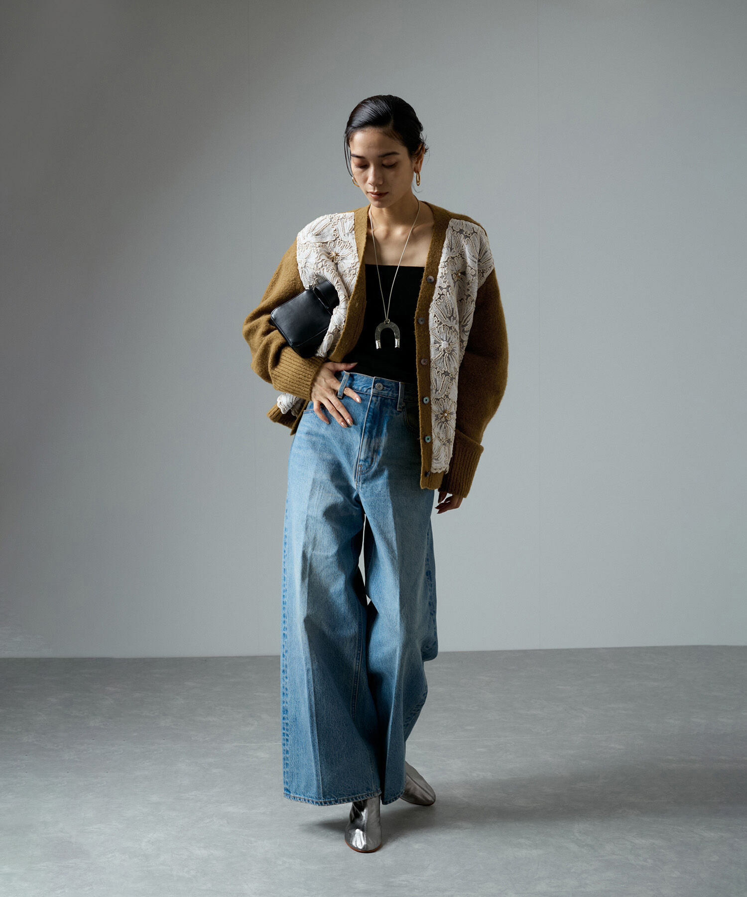 SALON adam et rope'「ヤクウールフラワーレースストラータカーディガン」|カーディガン|