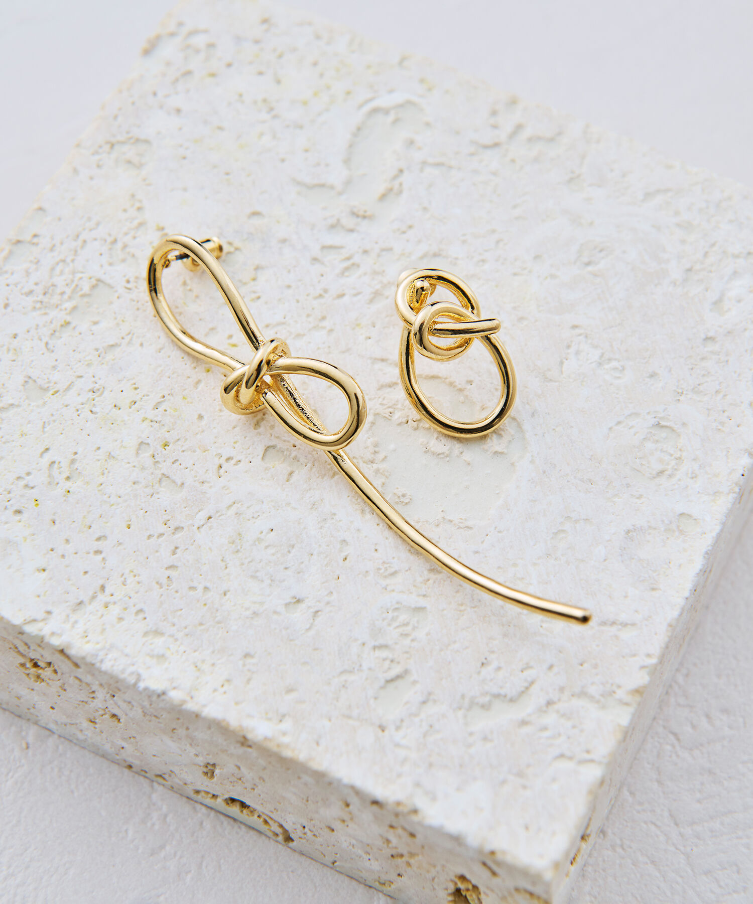 ROPE「【雑誌掲載】ラインモチーフアシンメトリーピアス【メディア掲載】」|ピアス|ゴールド(90)