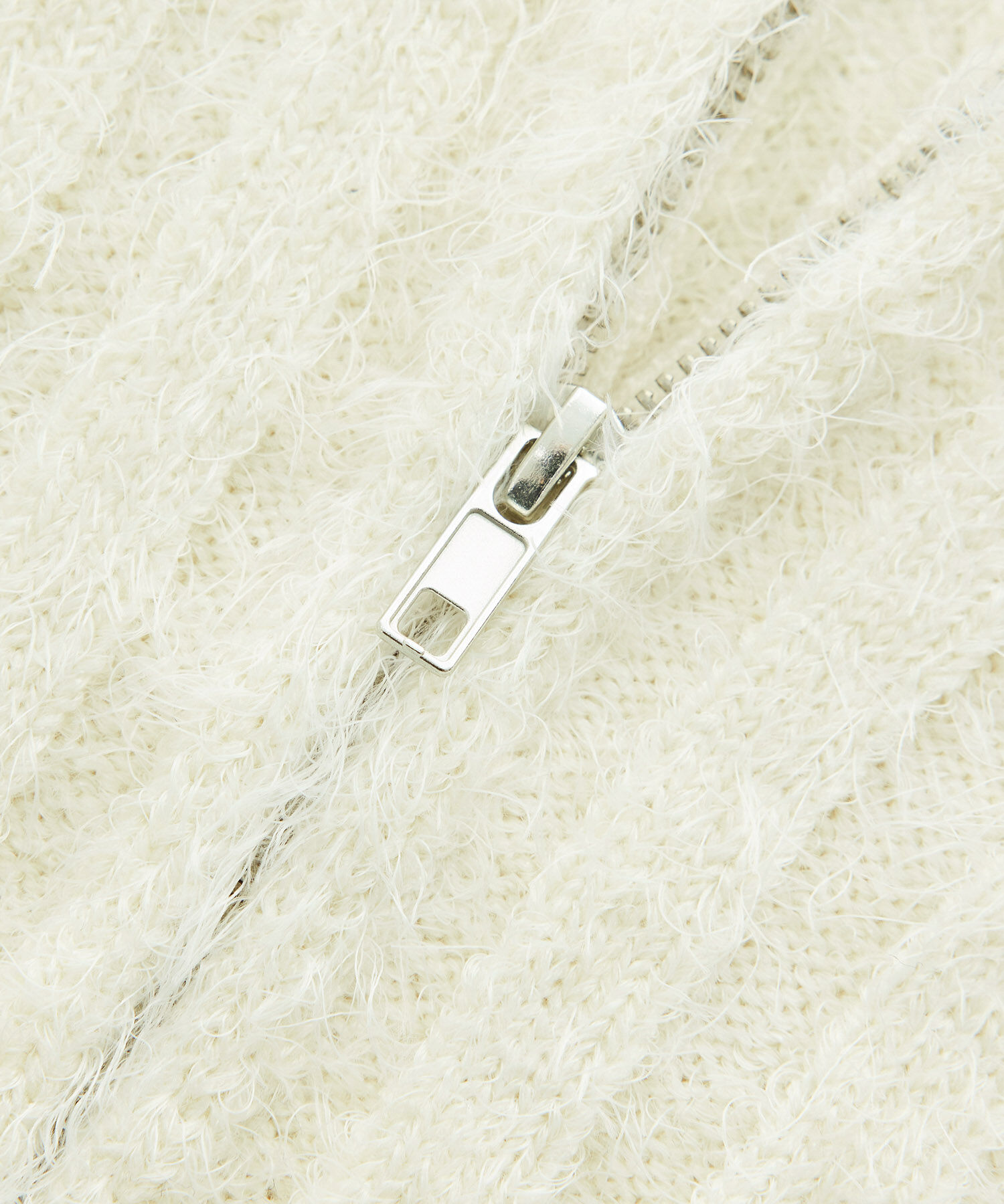 Rope&rsquo;Picnic「【一部店舗限定】ラメフェザー衿付ジップカーディガン」|カーディガン|