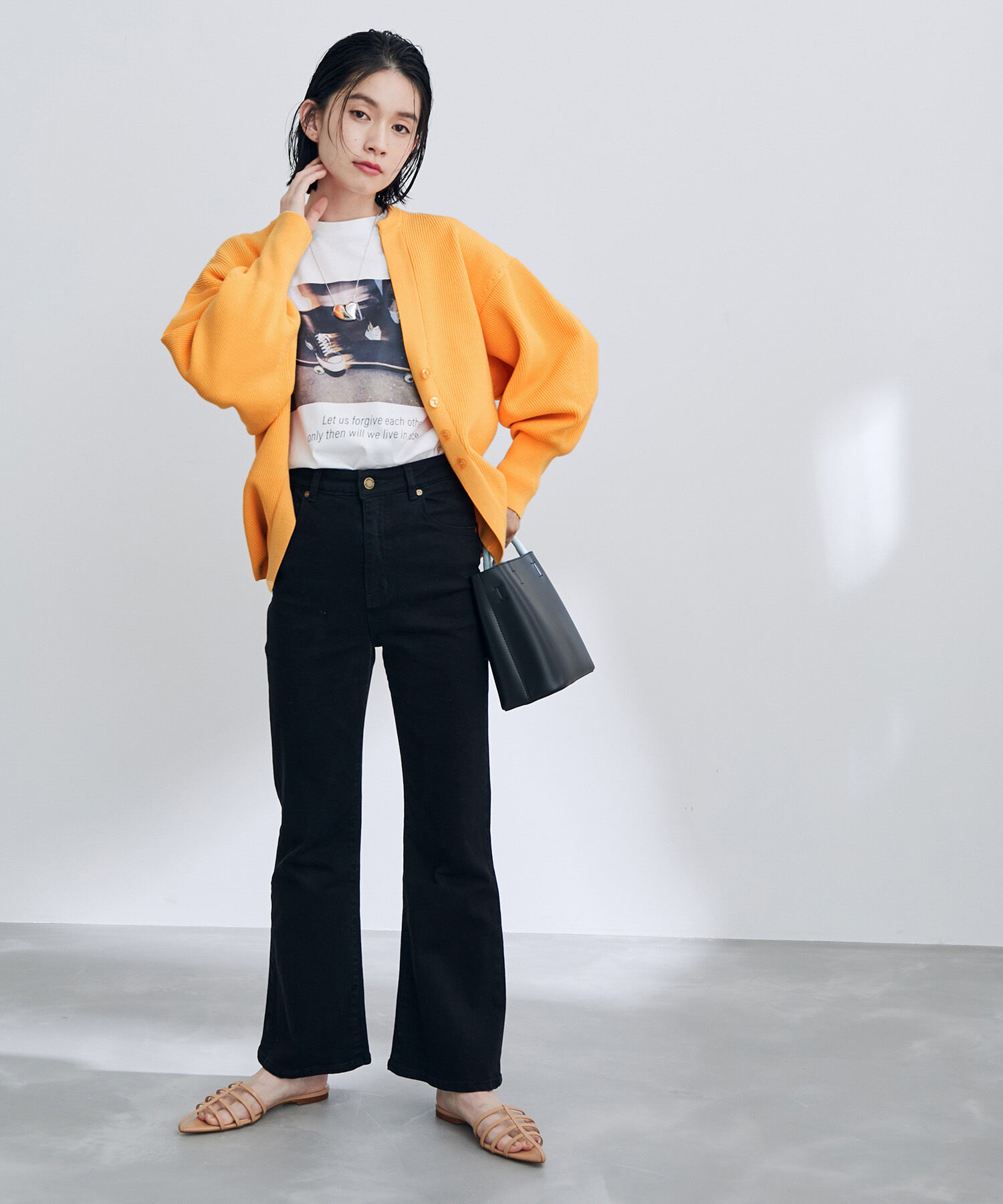 ADAM ET ROPE'「オーガニックコットンキーネックフォルムカーディガン」|カーディガン|