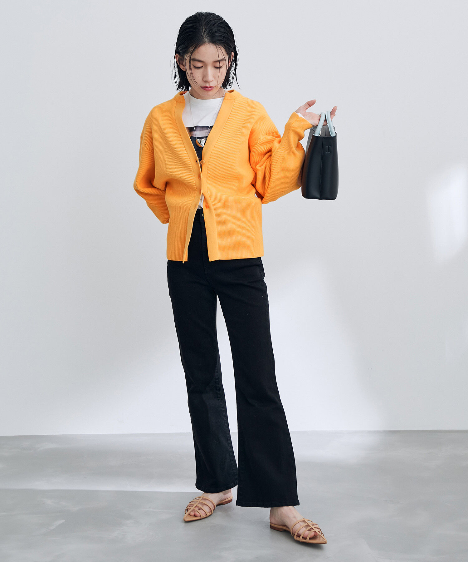 ADAM ET ROPE'「オーガニックコットンキーネックフォルムカーディガン」|カーディガン|