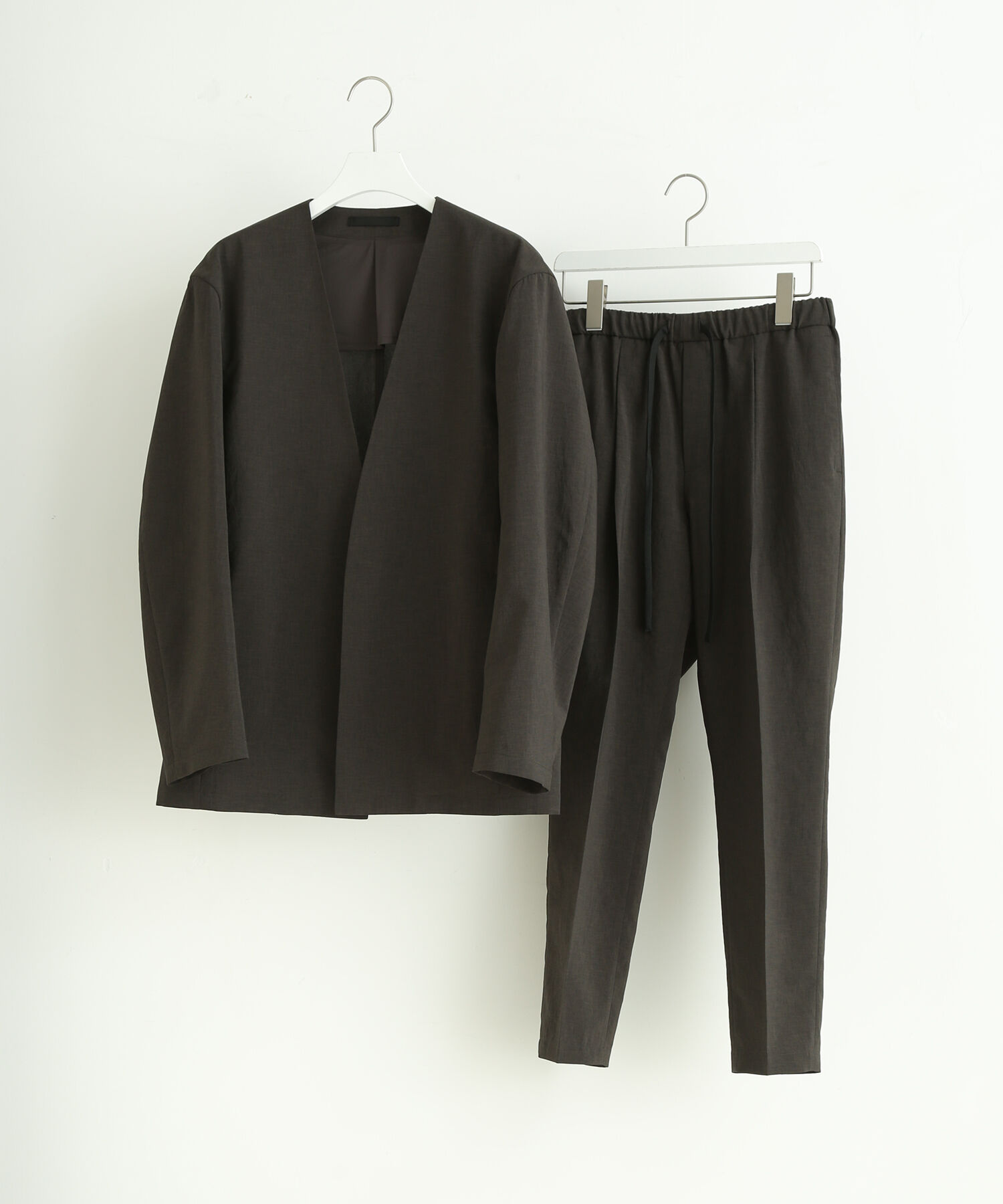 ADAM ET ROPE'「【RIRANCHA/リランチェ】ノーカラージャケット セットアップ / 速乾 / 冷感 / イージーケア / ユニセックス」|スーツ|