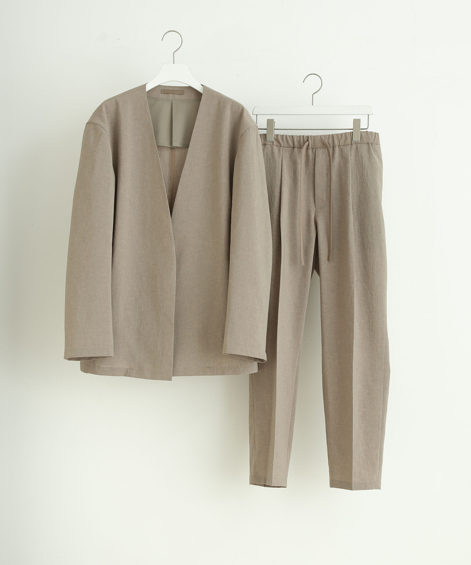 ADAM ET ROPE'「【RIRANCHA/リランチェ】ノーカラージャケット セットアップ / 速乾 / 冷感 / イージーケア / ユニセックス」|スーツ|