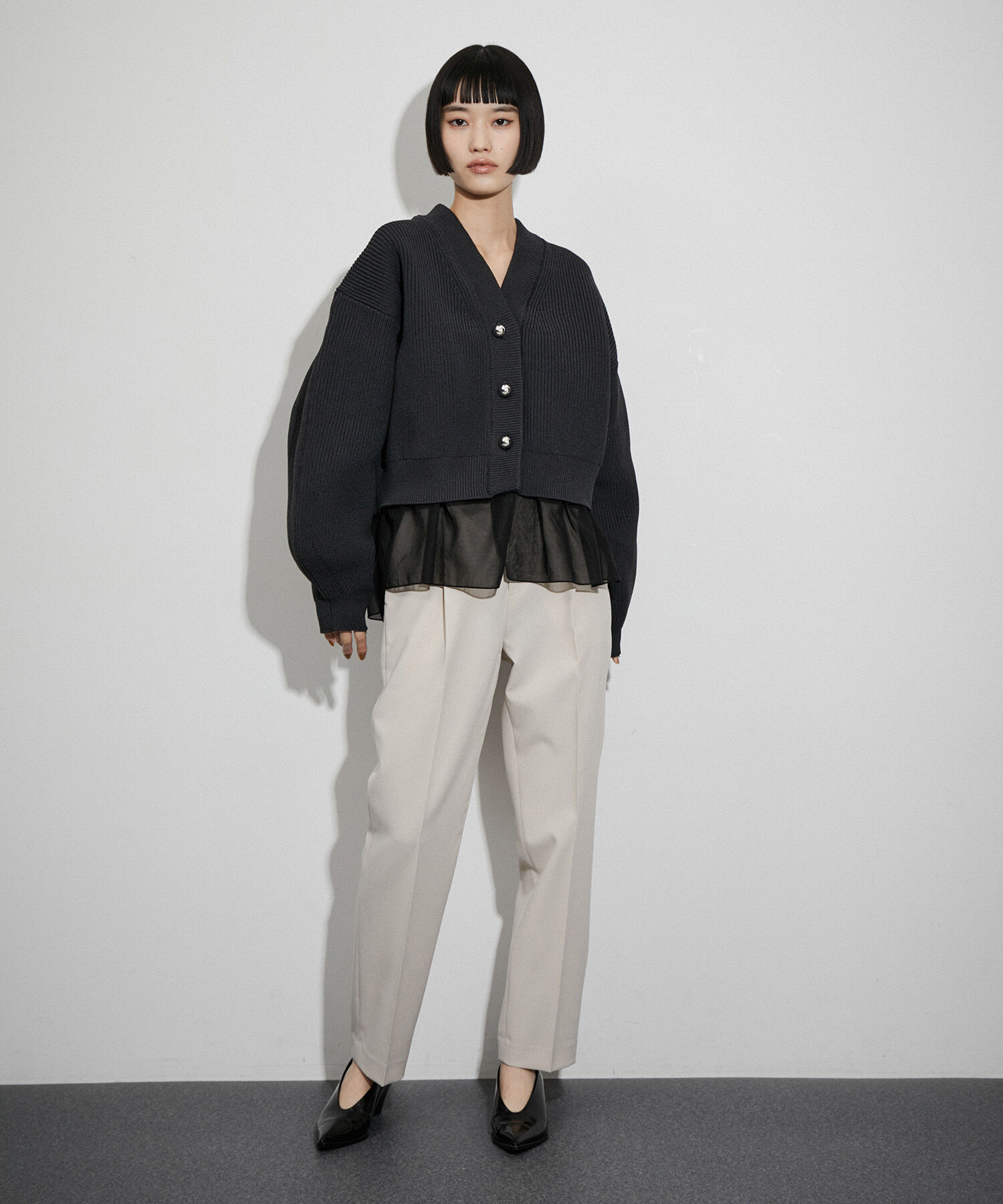 ADAM ET ROPE'「【サステナブル】シアーペプラムカーディガン」|カーディガン|