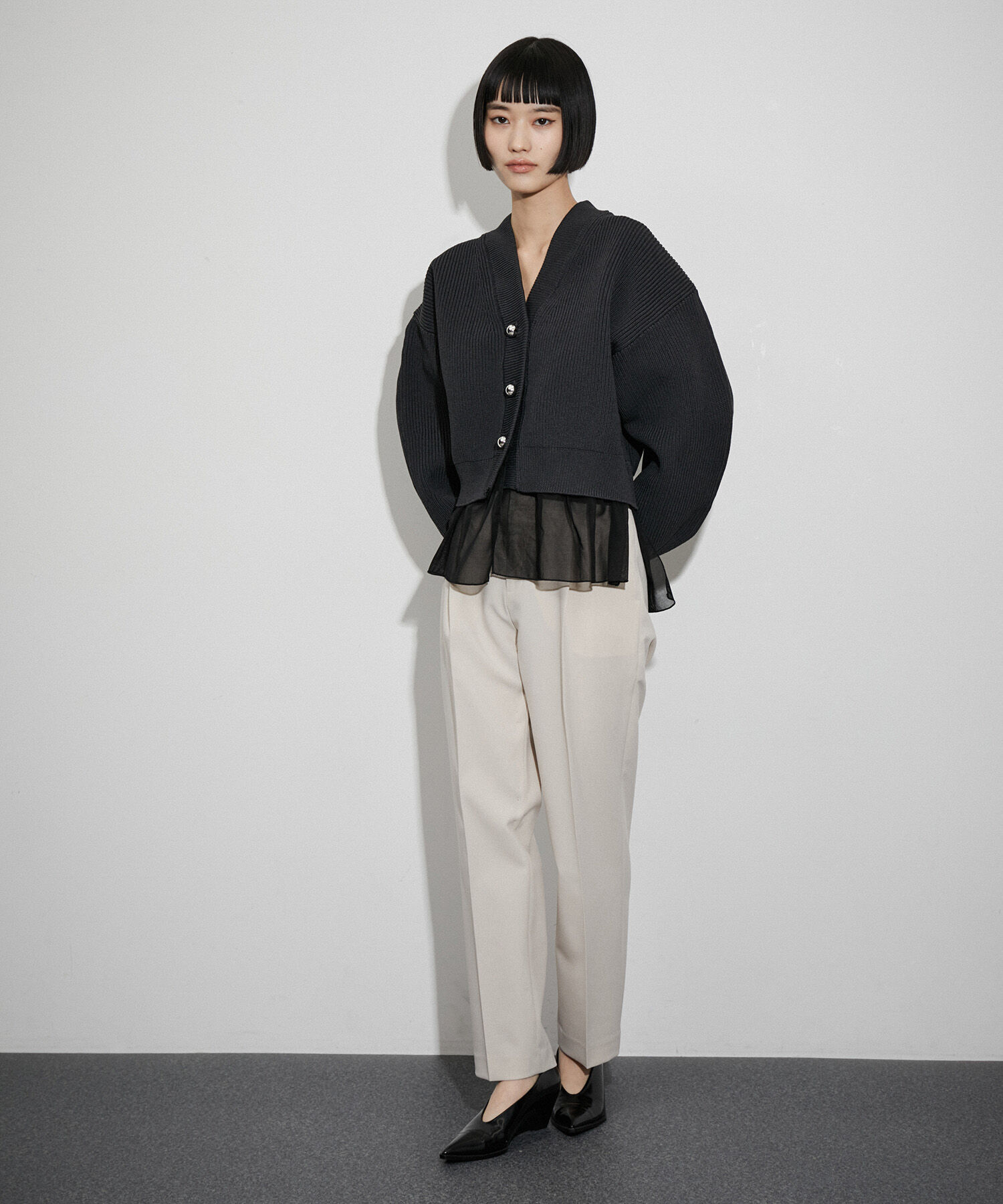 ADAM ET ROPE'「【サステナブル】シアーペプラムカーディガン」|カーディガン|