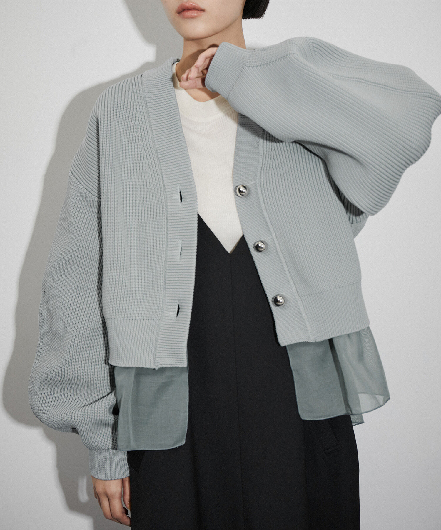 ADAM ET ROPE'「【サステナブル】シアーペプラムカーディガン」|カーディガン|サックス(48)