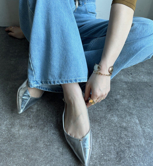  「【WEB限定】ソフトカットバックストラップパンプス」|パンプス|シルバー