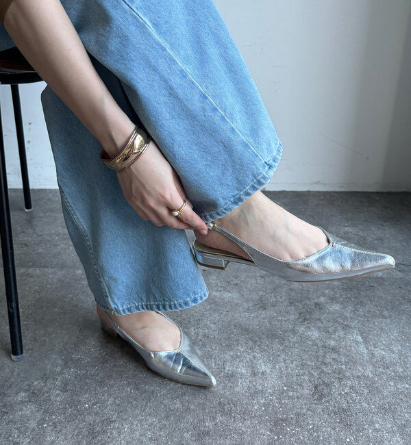  「【WEB限定】ソフトカットバックストラップパンプス」|パンプス|