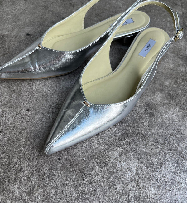  「【WEB限定】ソフトカットバックストラップパンプス」|パンプス|