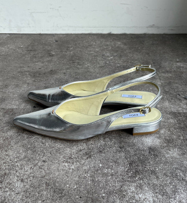  「【WEB限定】ソフトカットバックストラップパンプス」|パンプス|