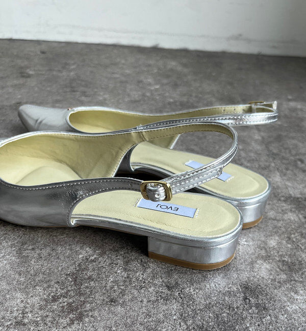  「【WEB限定】ソフトカットバックストラップパンプス」|パンプス|