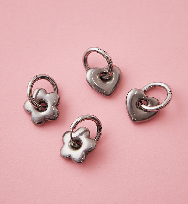  「Lara チャームピアス」|ピアス|