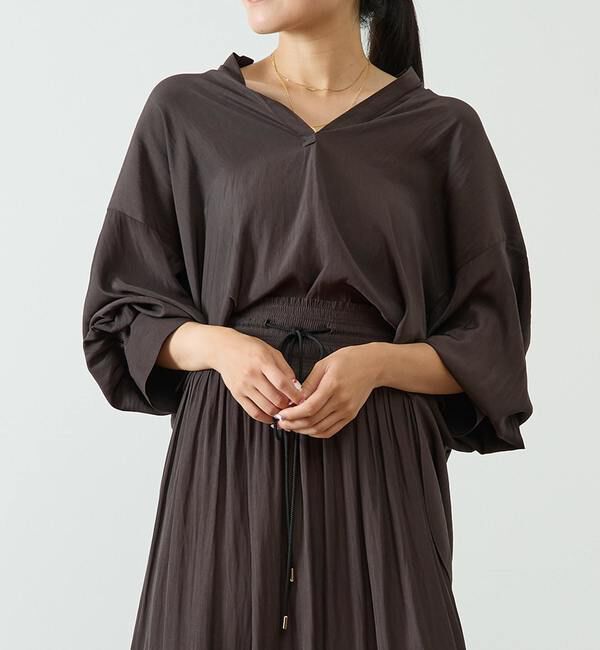 Liesse「割繊ギャザースキッパーブラウス」|シャツ・ブラウス|チャコールグレー