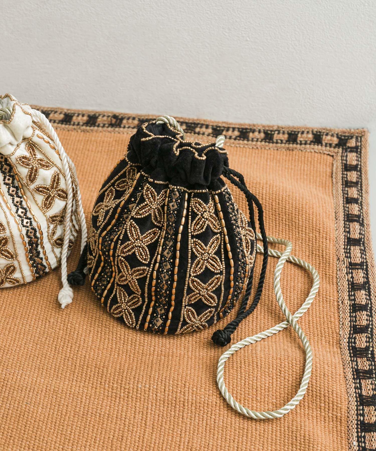 URBAN RESEARCH DOORS「インドビーズ巾着バッグ」|ショルダー・メッセンジャー|ブラック