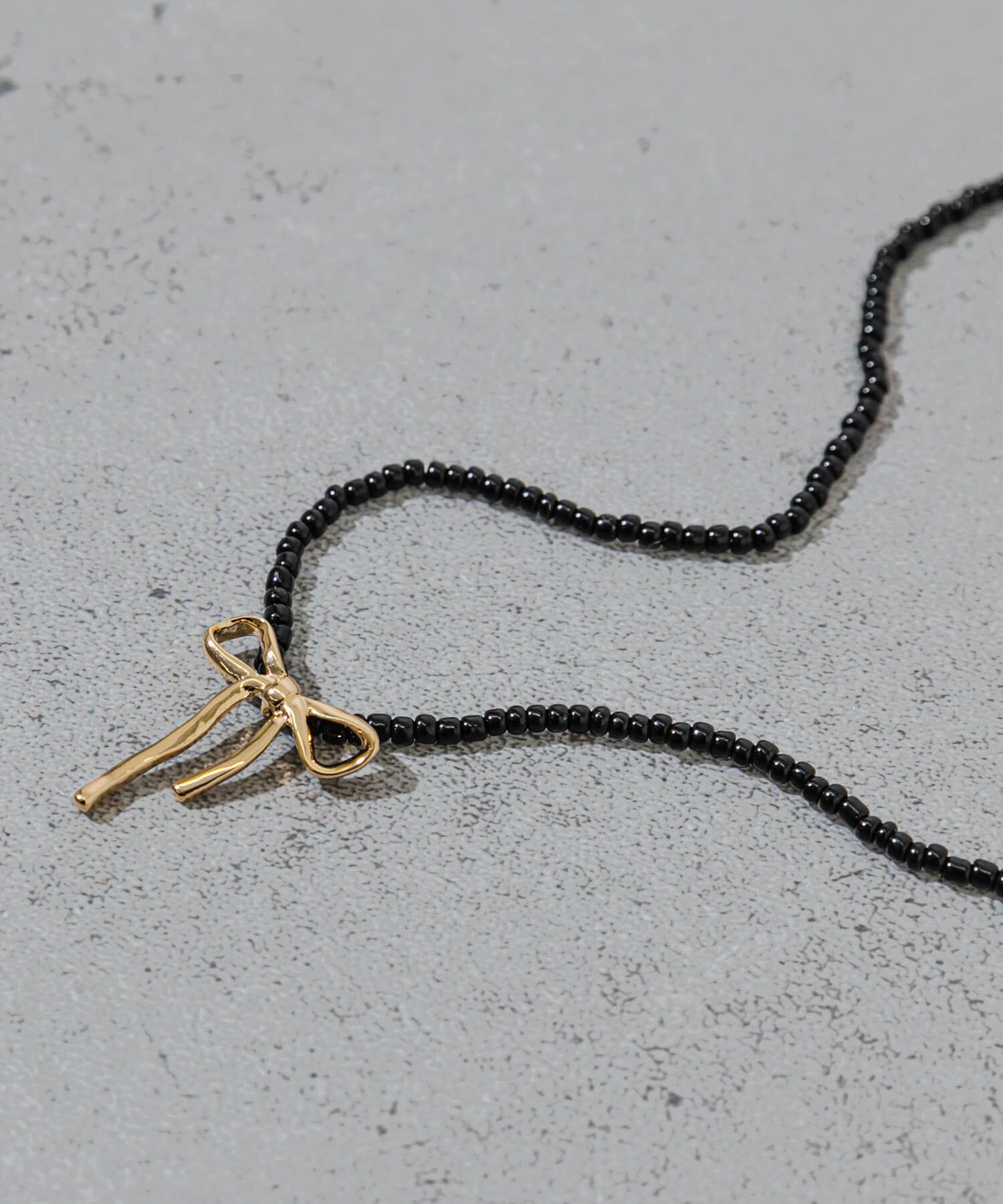 SMELLY「ビーズメタルリボントップネックレス」|ネックレス|