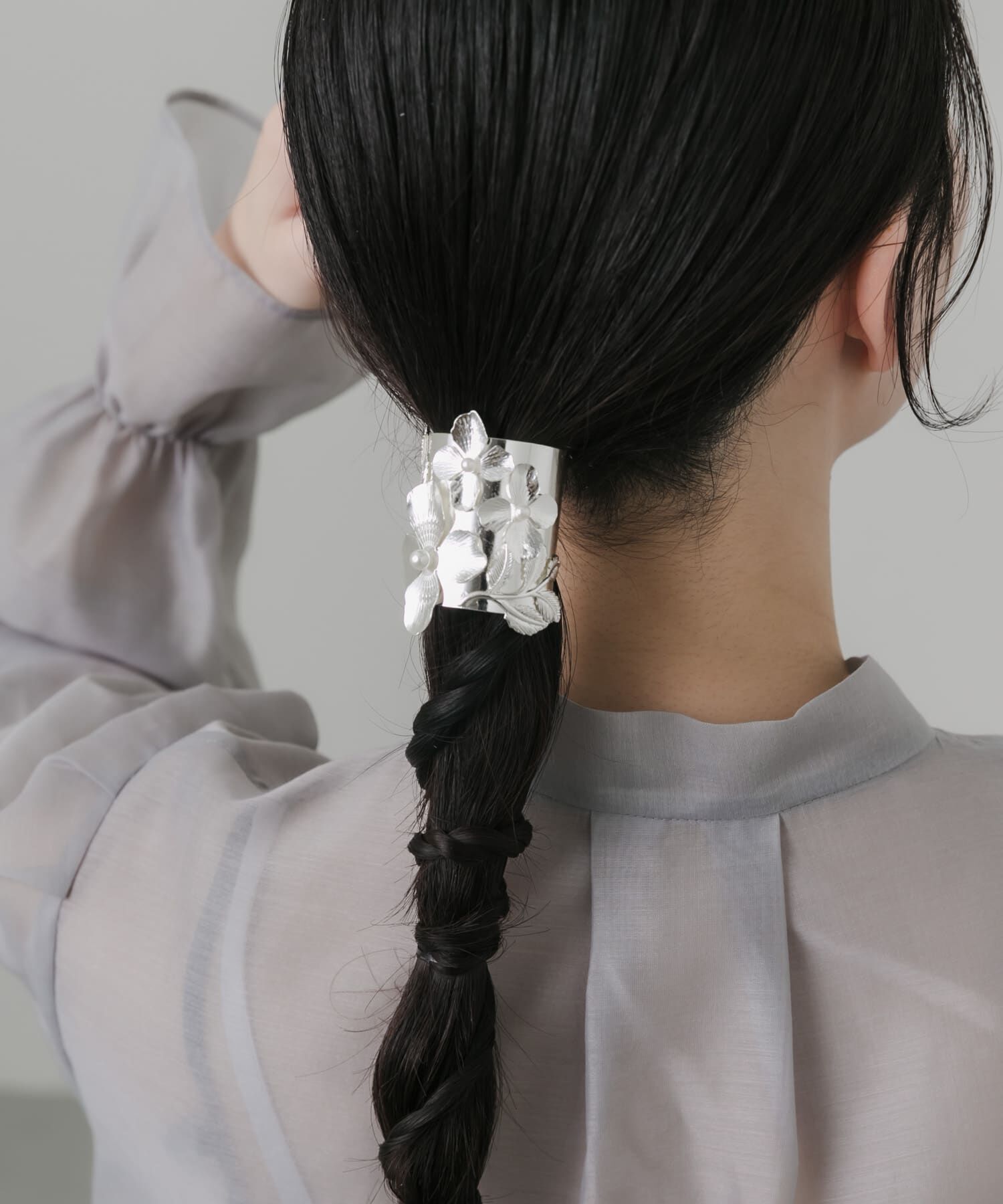 SMELLY「メタルフラワーヘアカフ」|ヘアゴム・シュシュ|