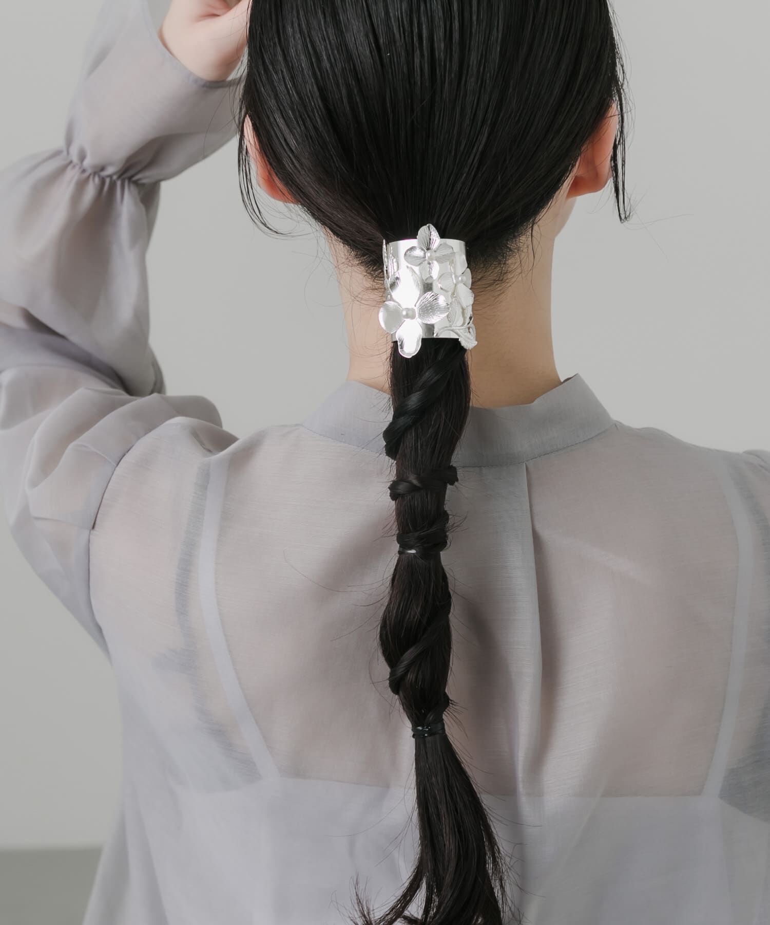 SMELLY「メタルフラワーヘアカフ」|ヘアゴム・シュシュ|