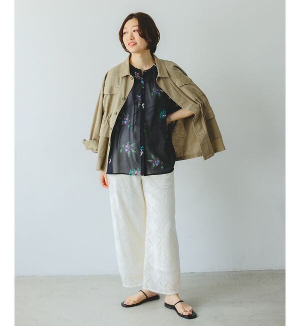  「《WEB/一部店舗限定》KAZUMIDOIボタニカルノースリギャザーブラウス」|シャツ・ブラウス|