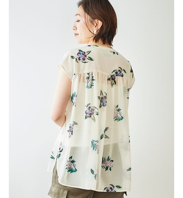  「《WEB/一部店舗限定》KAZUMIDOIボタニカルノースリギャザーブラウス」|シャツ・ブラウス|