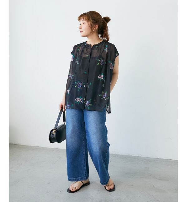  「《WEB/一部店舗限定》KAZUMIDOIボタニカルノースリギャザーブラウス」|シャツ・ブラウス|