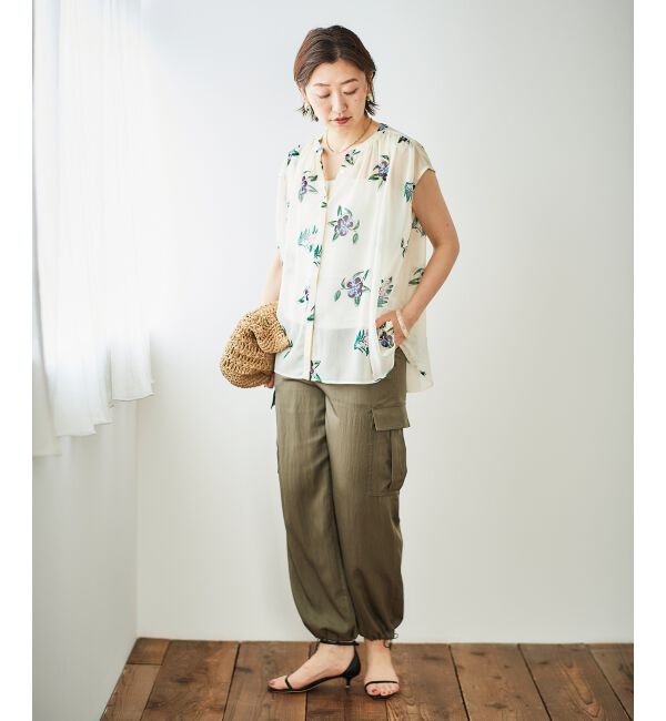  「《WEB/一部店舗限定》KAZUMIDOIボタニカルノースリギャザーブラウス」|シャツ・ブラウス|