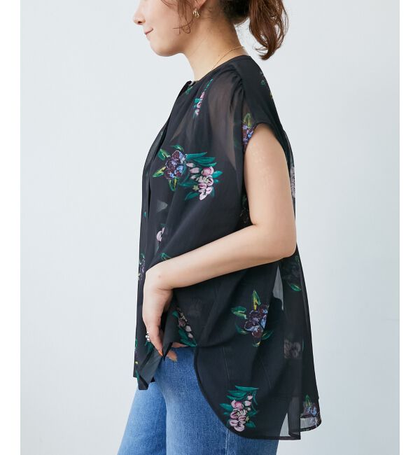  「《WEB/一部店舗限定》KAZUMIDOIボタニカルノースリギャザーブラウス」|シャツ・ブラウス|