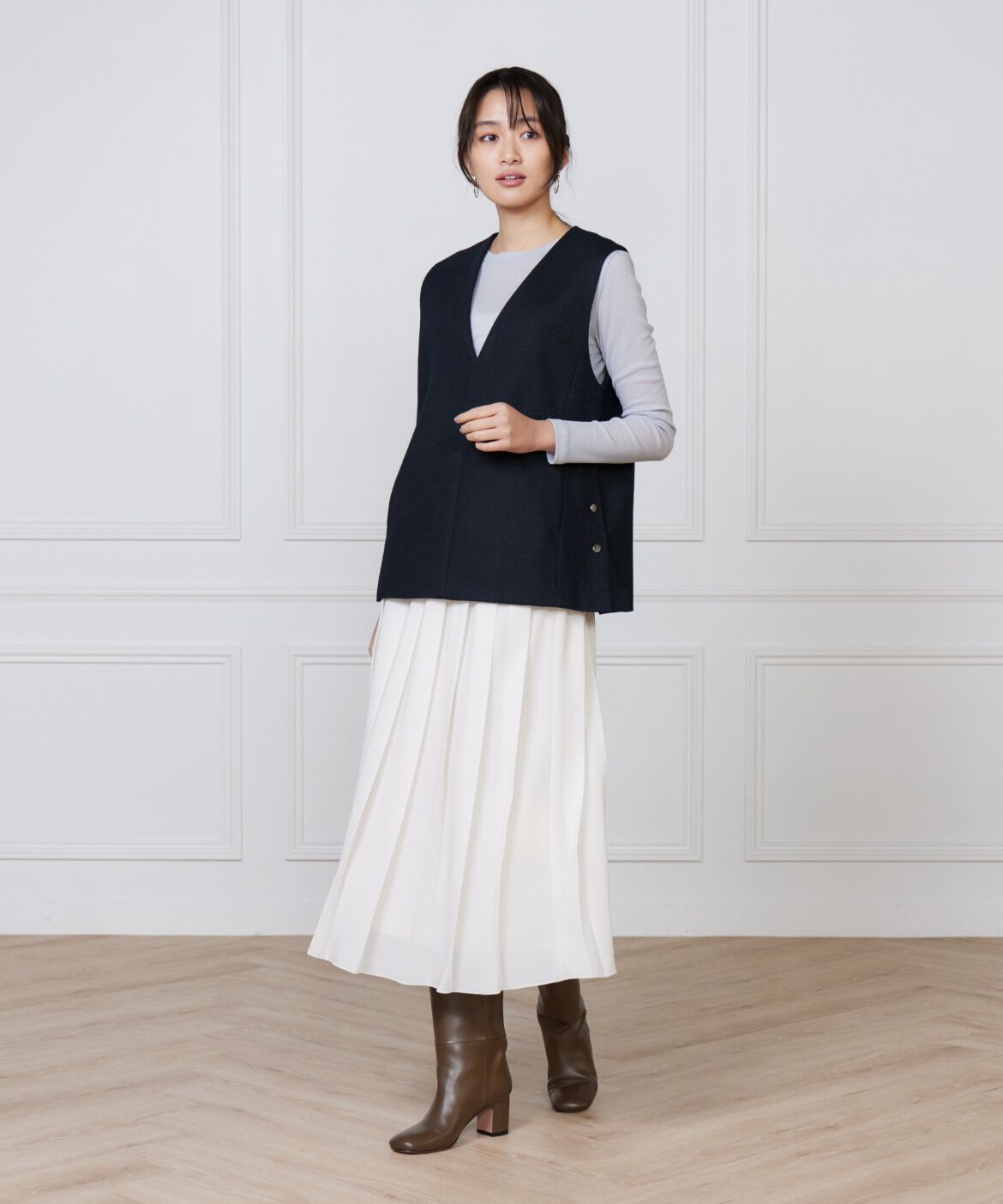 7-IDconcept.「Vネックプルオーバージレ」|ダウンベスト・ベスト|