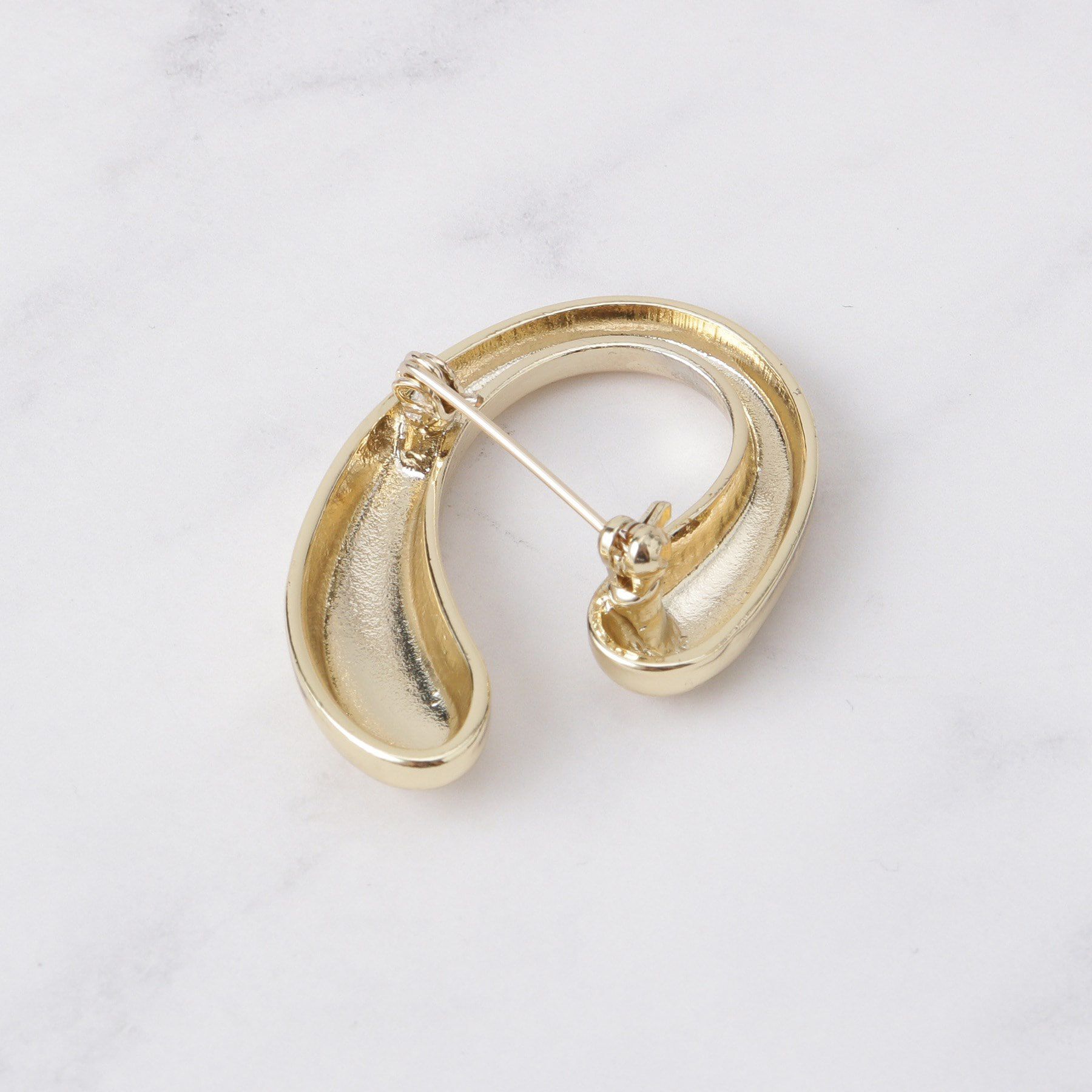 UNTITLED「【トレンド】メタリックブローチ」|ブローチ・コサージュ|