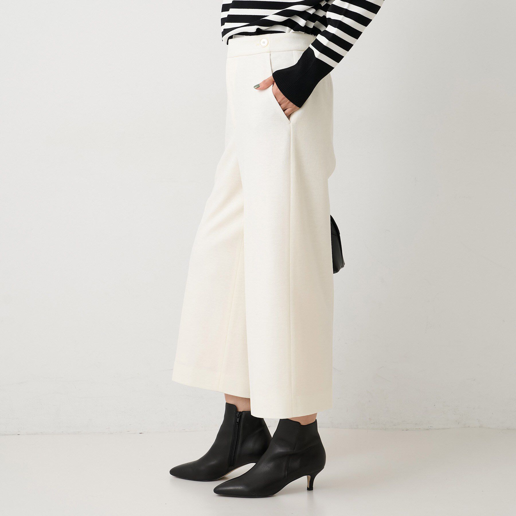 UNTITLED「【後ろウエストゴム】ミルドスムースクロップドワイドパンツ」|その他|