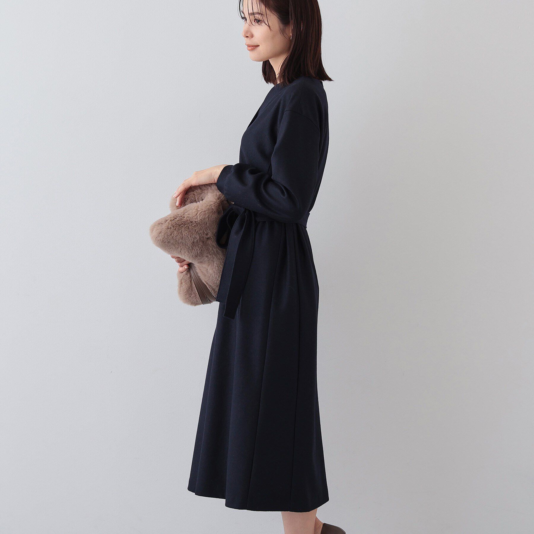 INDIVI「【ウール混／ベルト付】美シルエットVネックワンピース」|ワンピース|