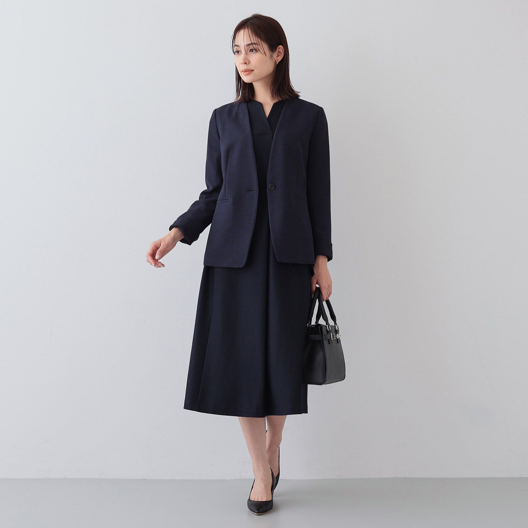 INDIVI「【ウール混／ベルト付】美シルエットVネックワンピース」|ワンピース|