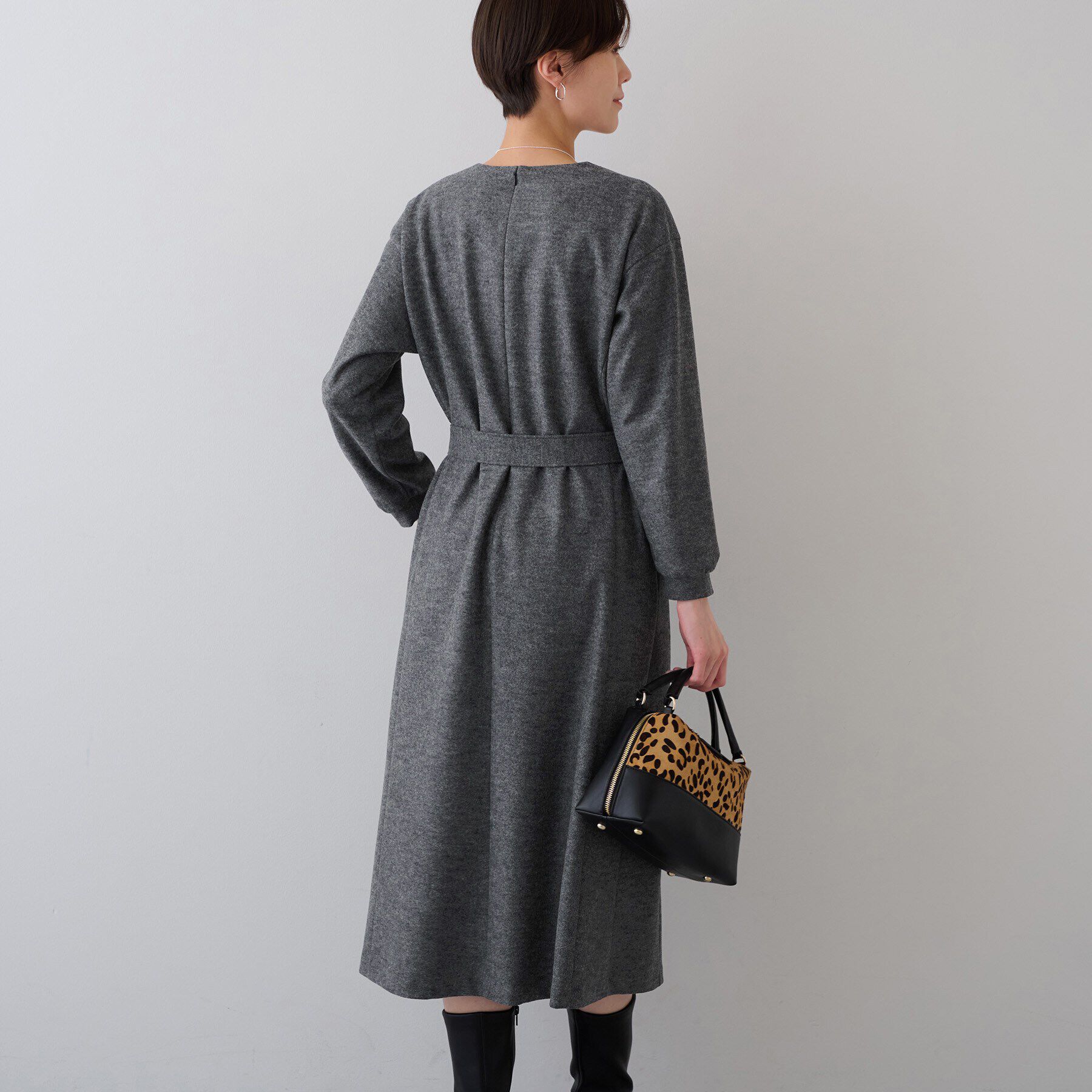 INDIVI「【ウール混／ベルト付】美シルエットVネックワンピース」|ワンピース|