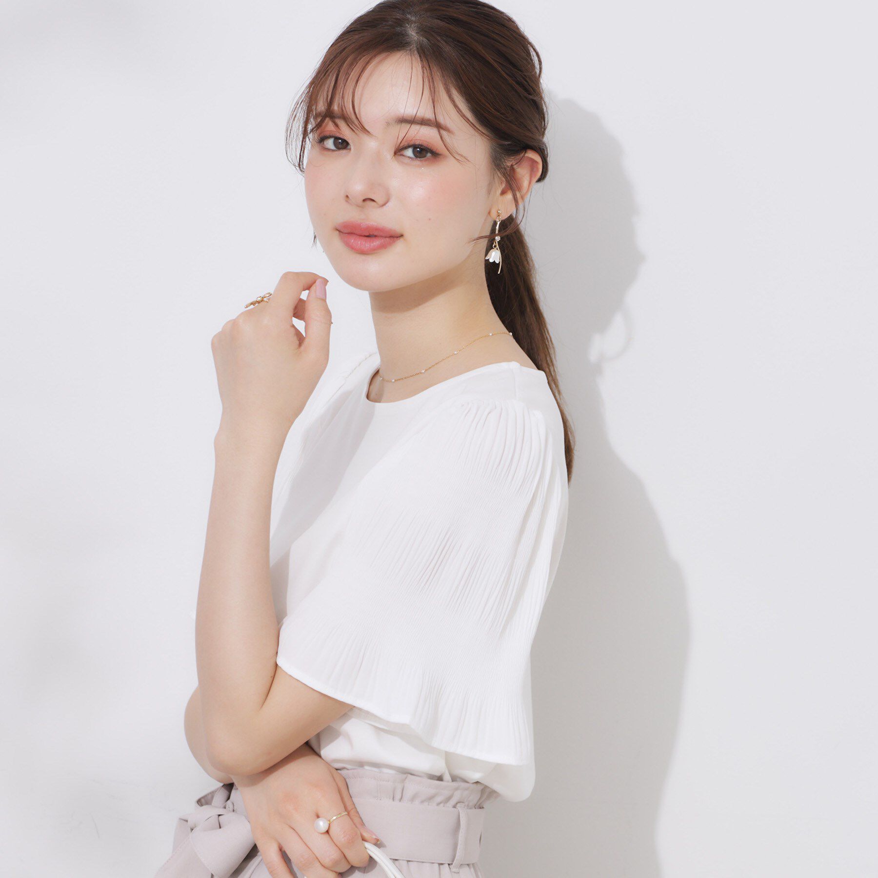 Couture broach「【接触冷感・UVカット・細見え】マジョリカシフォンスリーブトップス」|Tシャツ・カットソー|オフホワイト(003