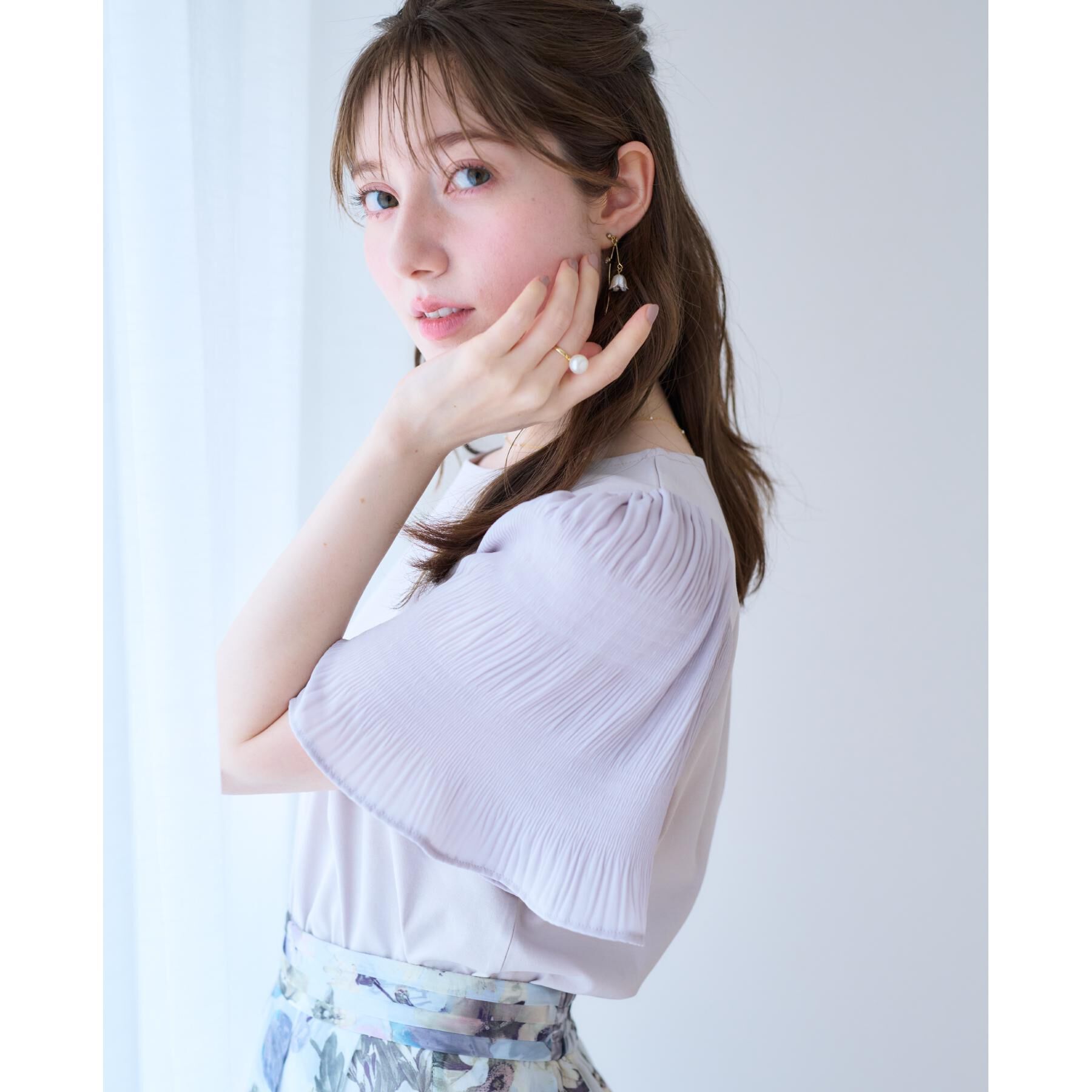 Couture broach「【接触冷感・UVカット・細見え】マジョリカシフォンスリーブトップス」|Tシャツ・カットソー|グレー(012)