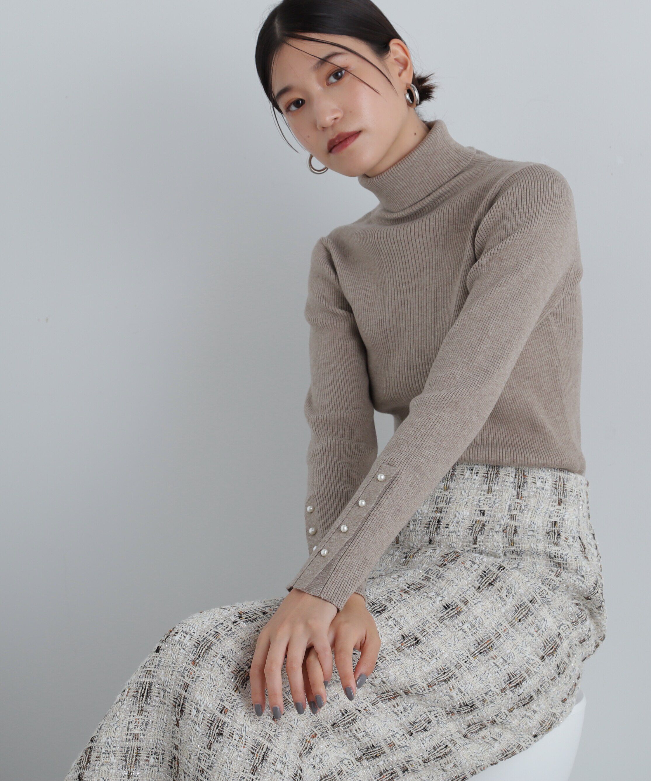  「パールボタンタートルネックニット《WEB限定商品》」|ニット・セーター|