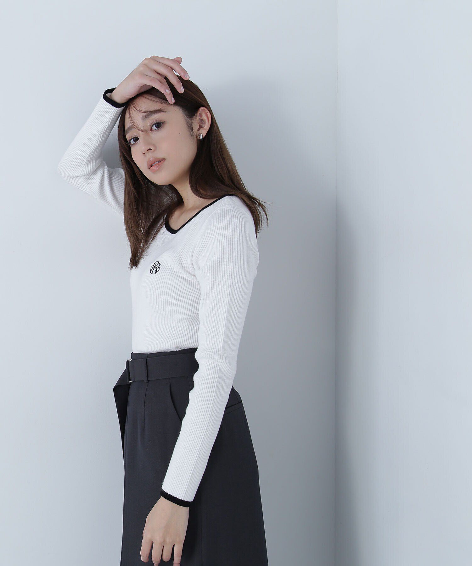  「エンブレムバイカラーリブニット」|ニット・セーター|