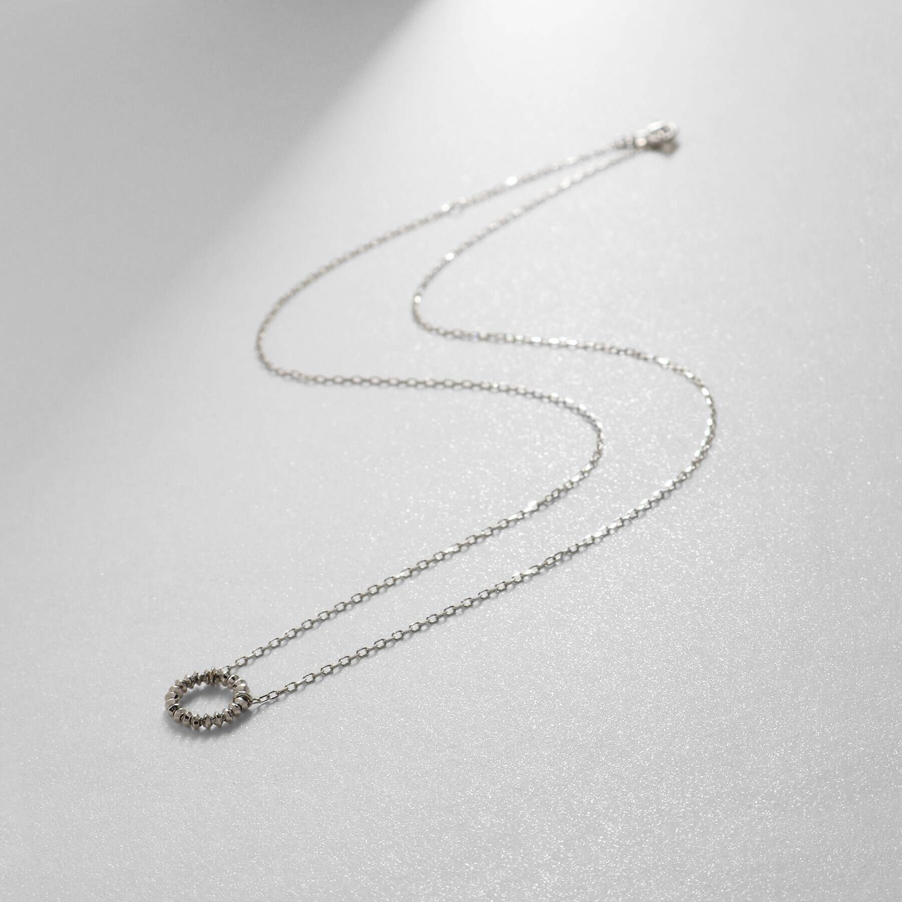 COCOSHNIK「プラチナ カットビーズ サークルネックレスSS」|ネックレス|