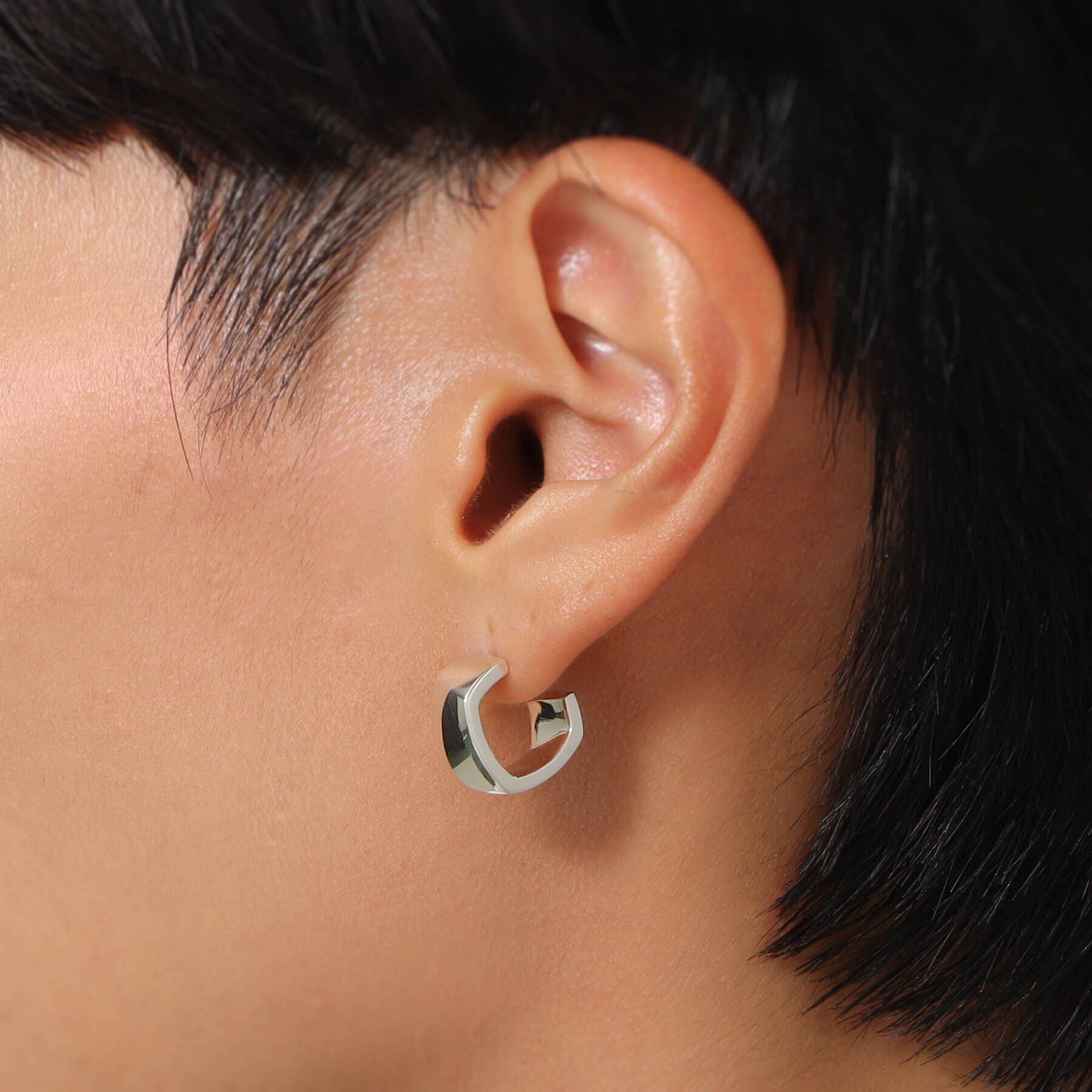 COCOSHNIK ONKITSCH「シルバー ツイストスクエア ピアス」|ピアス|