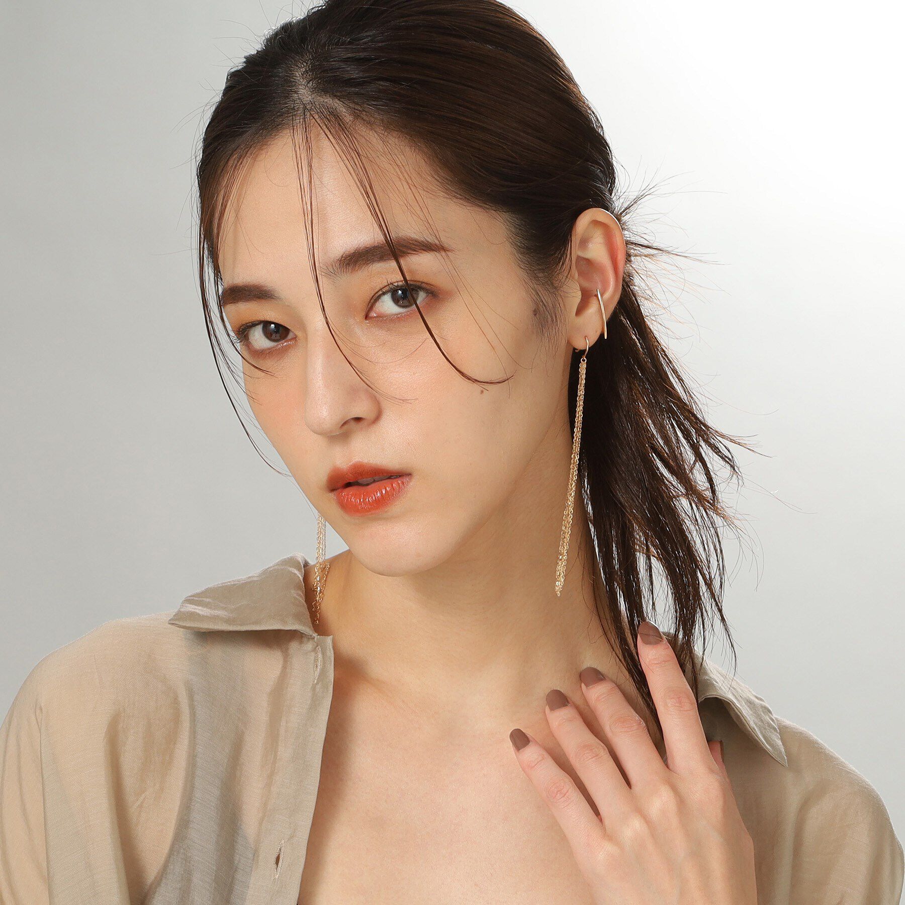 COCOSHNIK「K10長アズキフリンジ フックピアス」|ピアス|