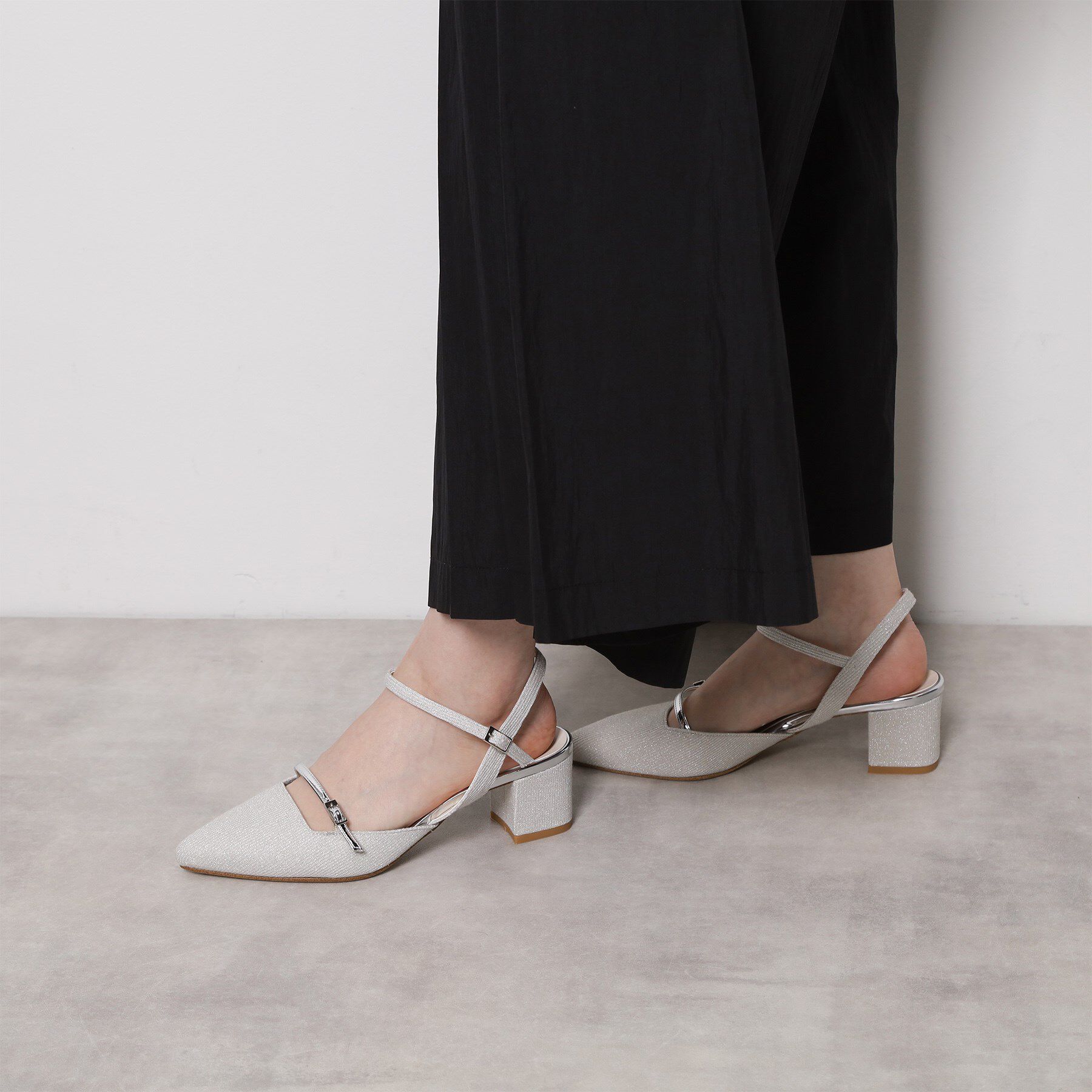 ESPERANZA「ポインテッドアンクルストラップパンプス」|パンプス|