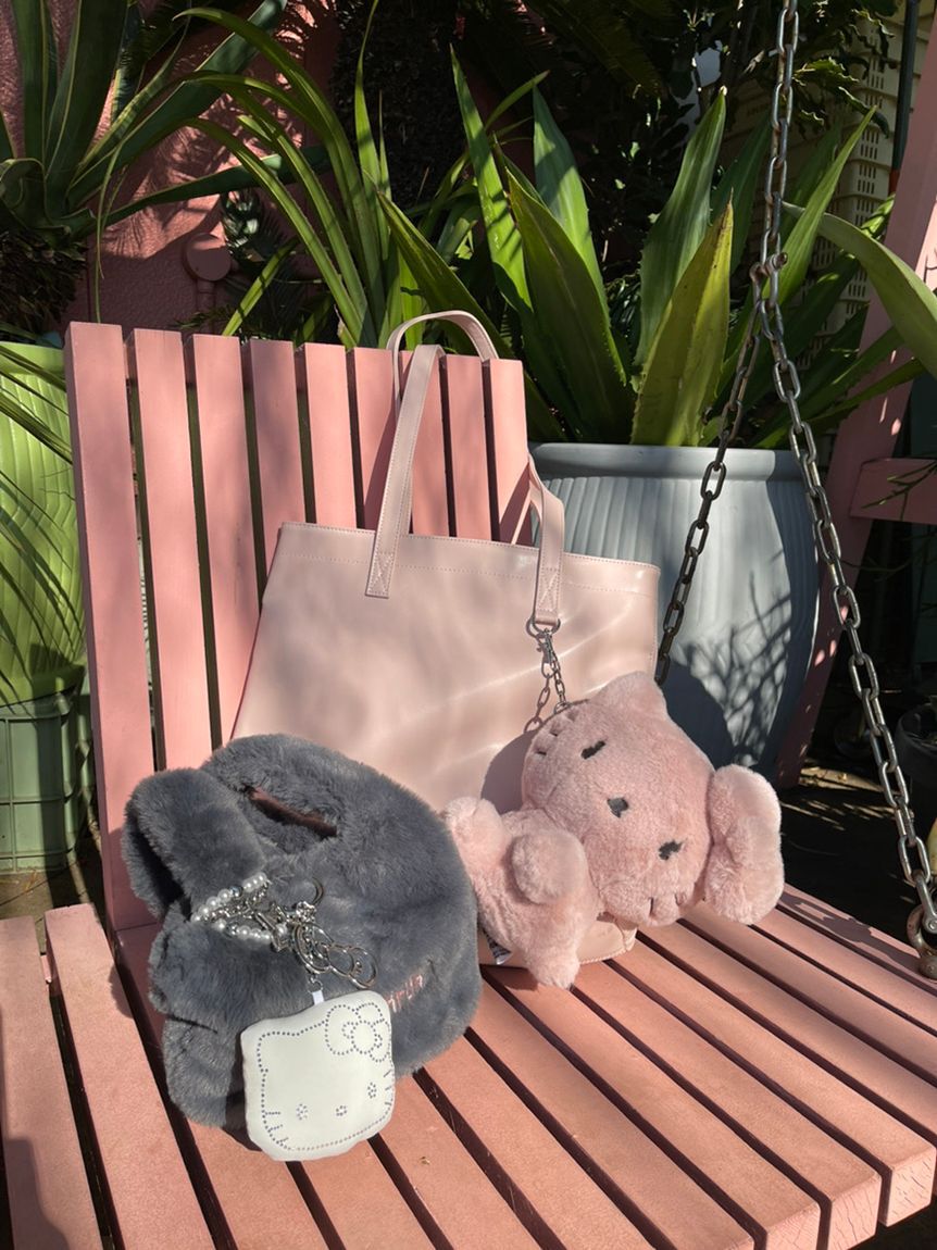 FURFUR「【WEB・一部店舗限定カラー】HELLO KITTYぬいぐるみショルダー」|ショルダー・メッセンジャー|