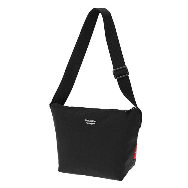 Manhattan Portage「Cobble Hill Nylon Messenger Bag (S) No Flap」|ショルダー・メッセンジャー|BLK
