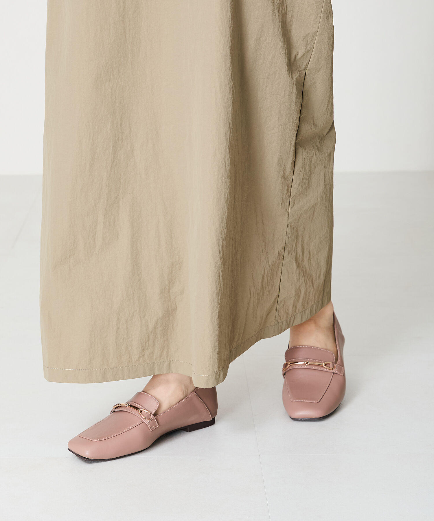 WA Oriental TRaffic「スクエアトゥモチーフ バブーシュ ローファー /42308 柔らかい フラット」|パンプス|