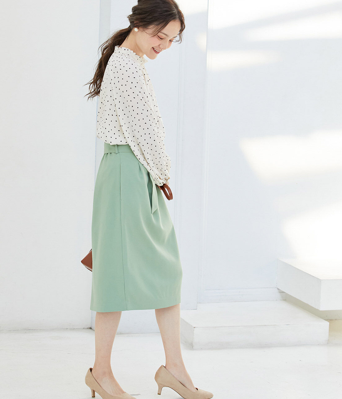 VIS「【鎌倉シャツ&times;ViS】幾何学柄ジョーゼットスタンドフリルブラウス」|シャツ・ブラウス|