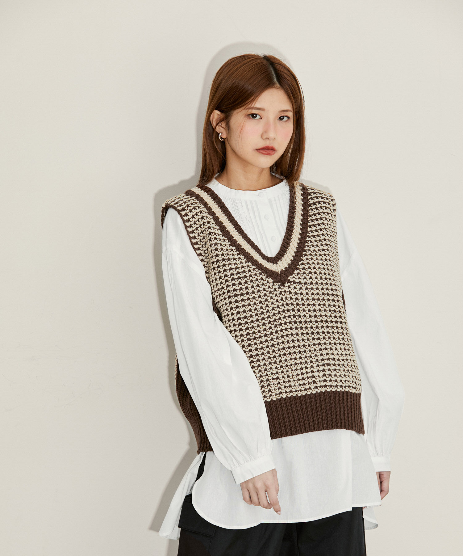 vis-a-vis「【WEB限定】レース＆タックで魅せる、フロントピンタックチュニックブラウス」|シャツ・ブラウス|