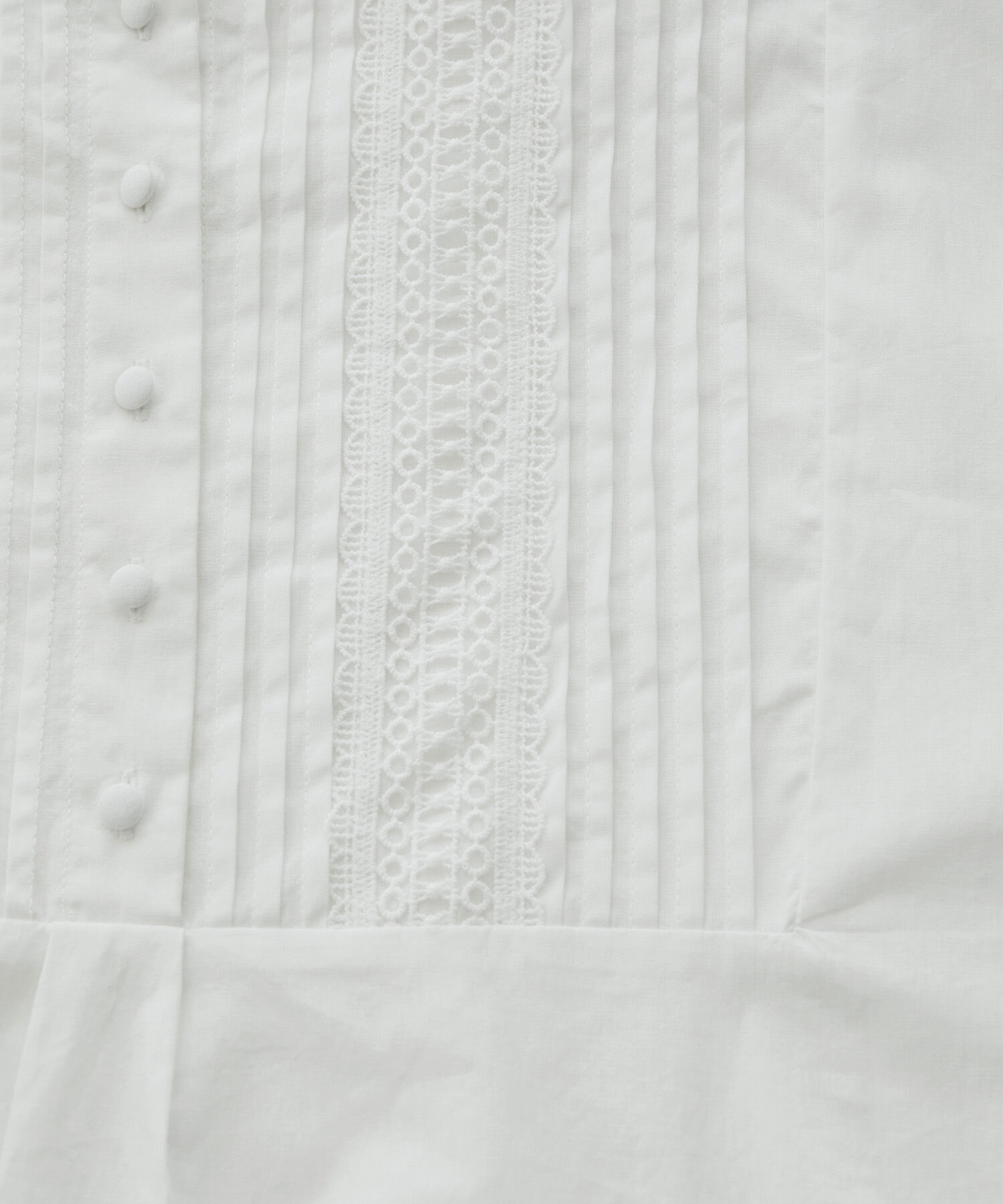 vis-a-vis「【WEB限定】レース＆タックで魅せる、フロントピンタックチュニックブラウス」|シャツ・ブラウス|